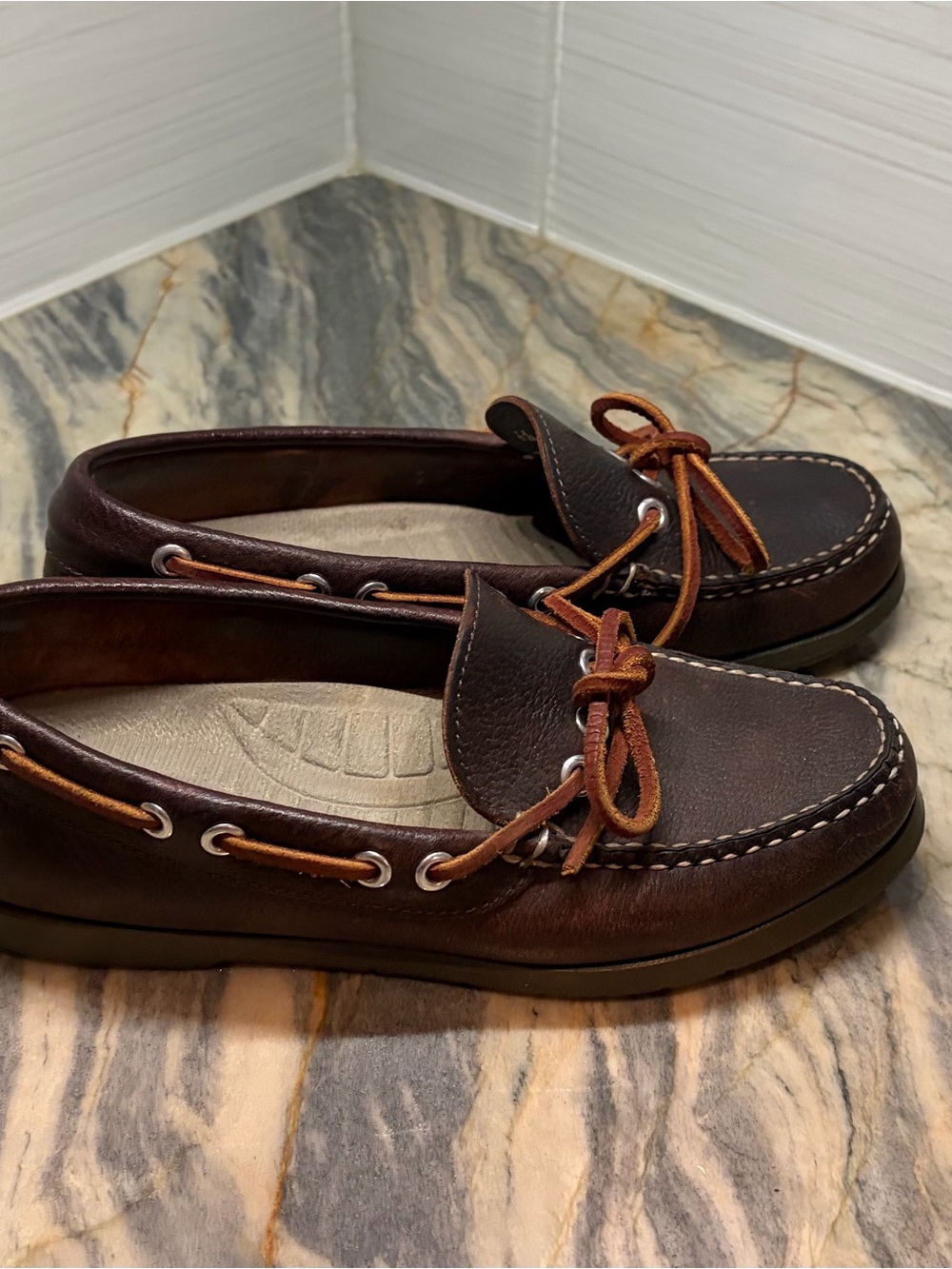 LL Bean Women Boat Shoes Brown Leather Slip On Loafer Moccasin Size 6.5 Women